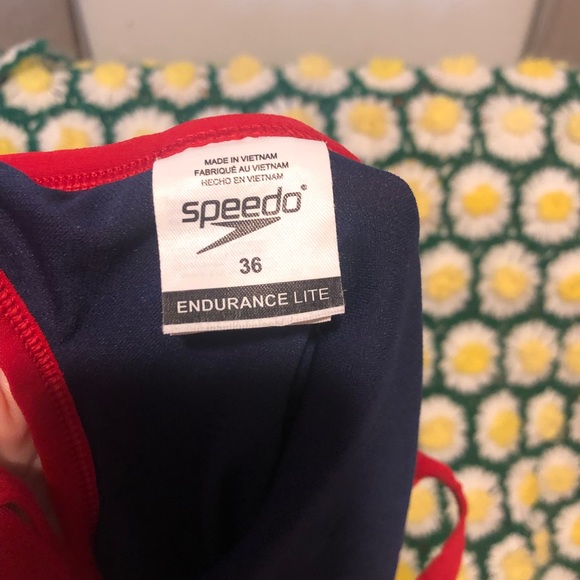 One piece speedo swim suit - Picture 3 of 3